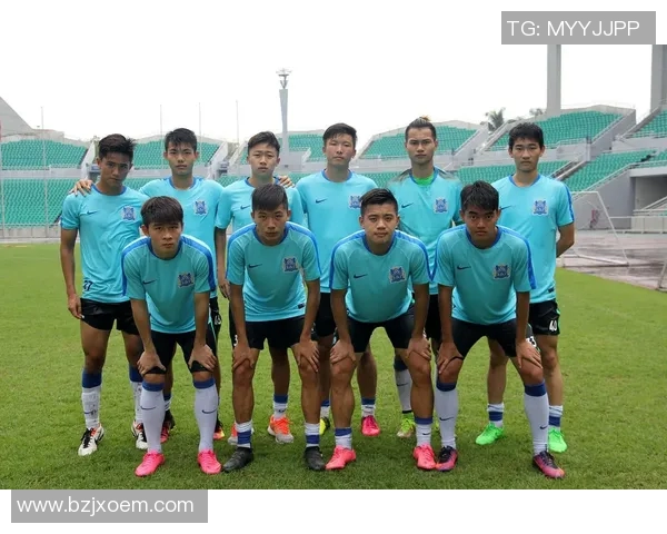 中国足球明星的崛起与挑战：从青训到职业联赛的全景探讨