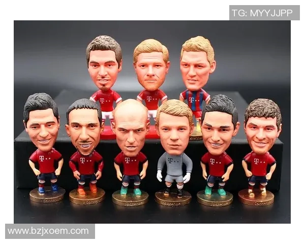 足球明星大摆件的背后故事与传奇人物揭秘